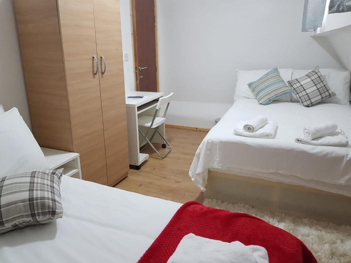 Oyo New City Lodge ลอนดอน ภายนอก รูปภาพ