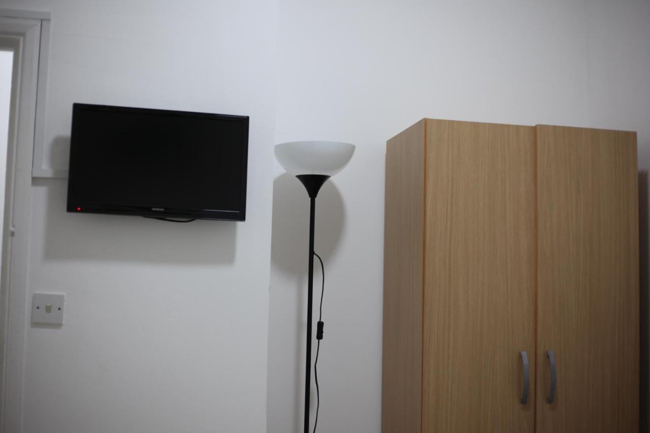 Oyo New City Lodge ลอนดอน ภายนอก รูปภาพ