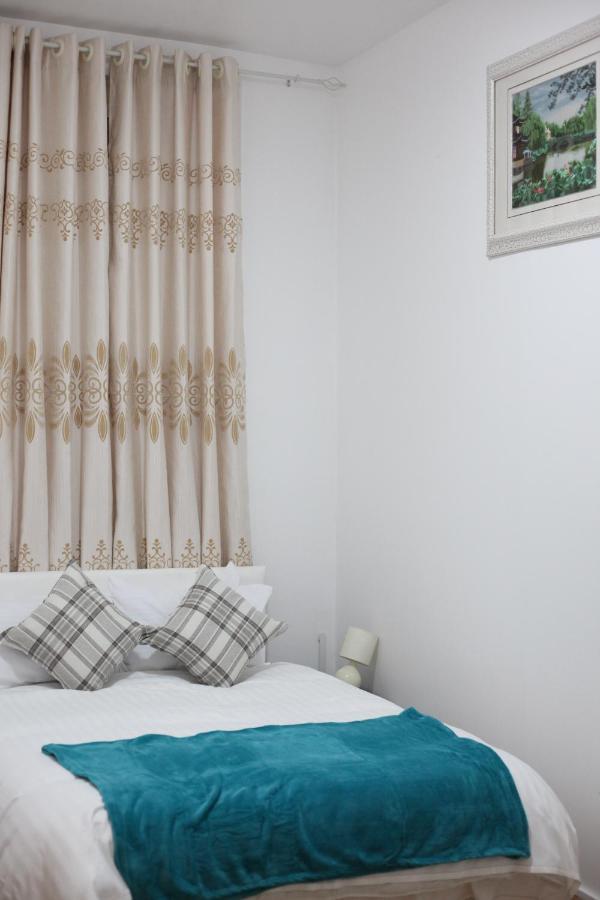 Oyo New City Lodge ลอนดอน ภายนอก รูปภาพ