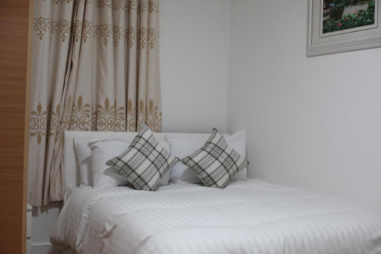 Oyo New City Lodge ลอนดอน ภายนอก รูปภาพ