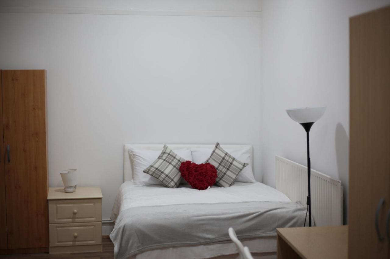 Oyo New City Lodge ลอนดอน ภายนอก รูปภาพ
