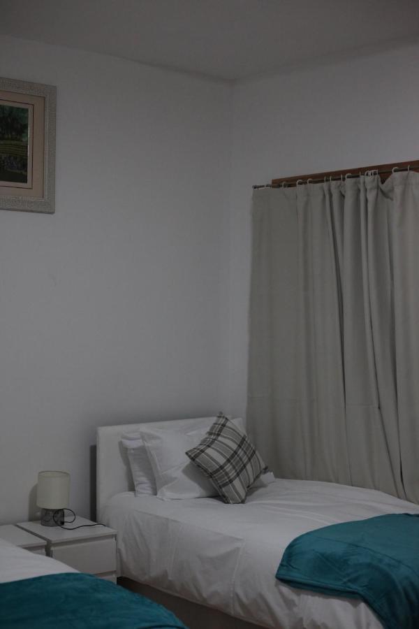 Oyo New City Lodge ลอนดอน ภายนอก รูปภาพ